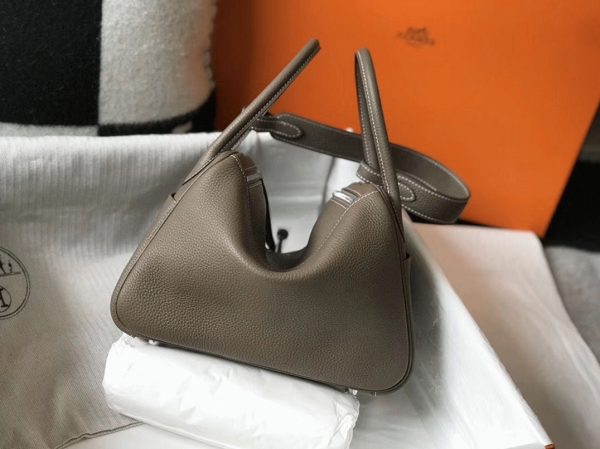 Designer replica Hermes Lindy 26cm handbag in taupe grey - Image 8