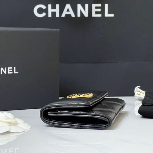 Chanel 19 flap card holder - Image 6