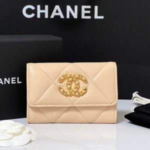 Chanel 19 flap card holder